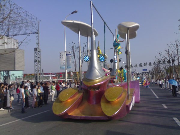 2010年上海世博会盛装花车大巡游演出
