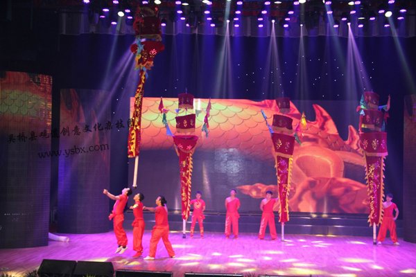 吴桥杂技舞中幡表演 吴桥杂技舞中幡表演