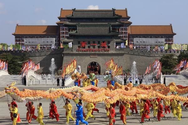 中信国安第一城舞龙表演