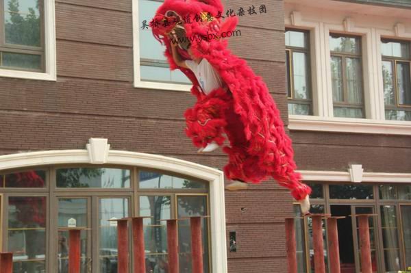 中国舞狮子的来历+吴桥县观道创意文化杂技团 中国舞狮子的来历+吴桥县观道创意文化杂技团